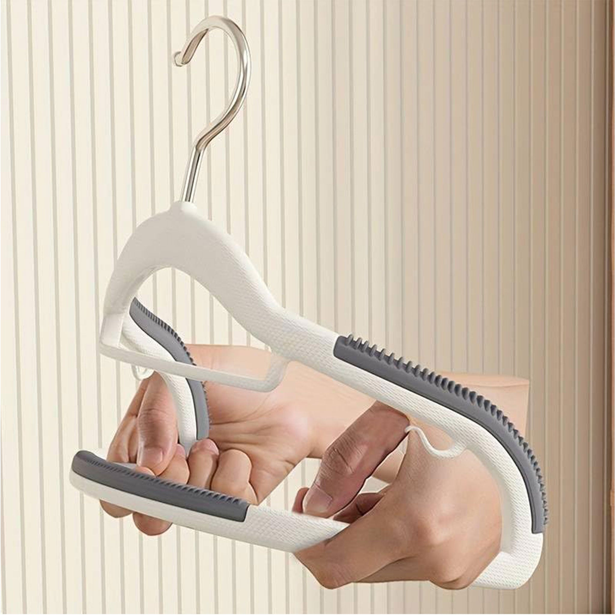 "10-Piece Non-Slip Clothes Hanger Set – No-Trace Storage Solution"