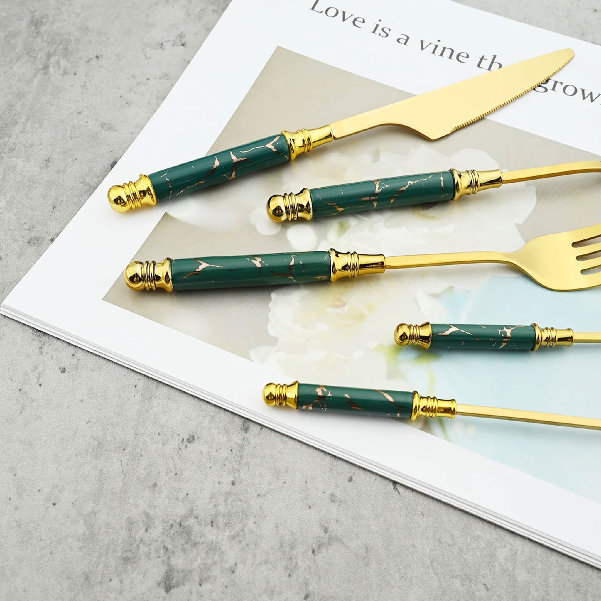 24-Piece Stainless Steel Cutlery Set – White & Gold Ceramic Handle