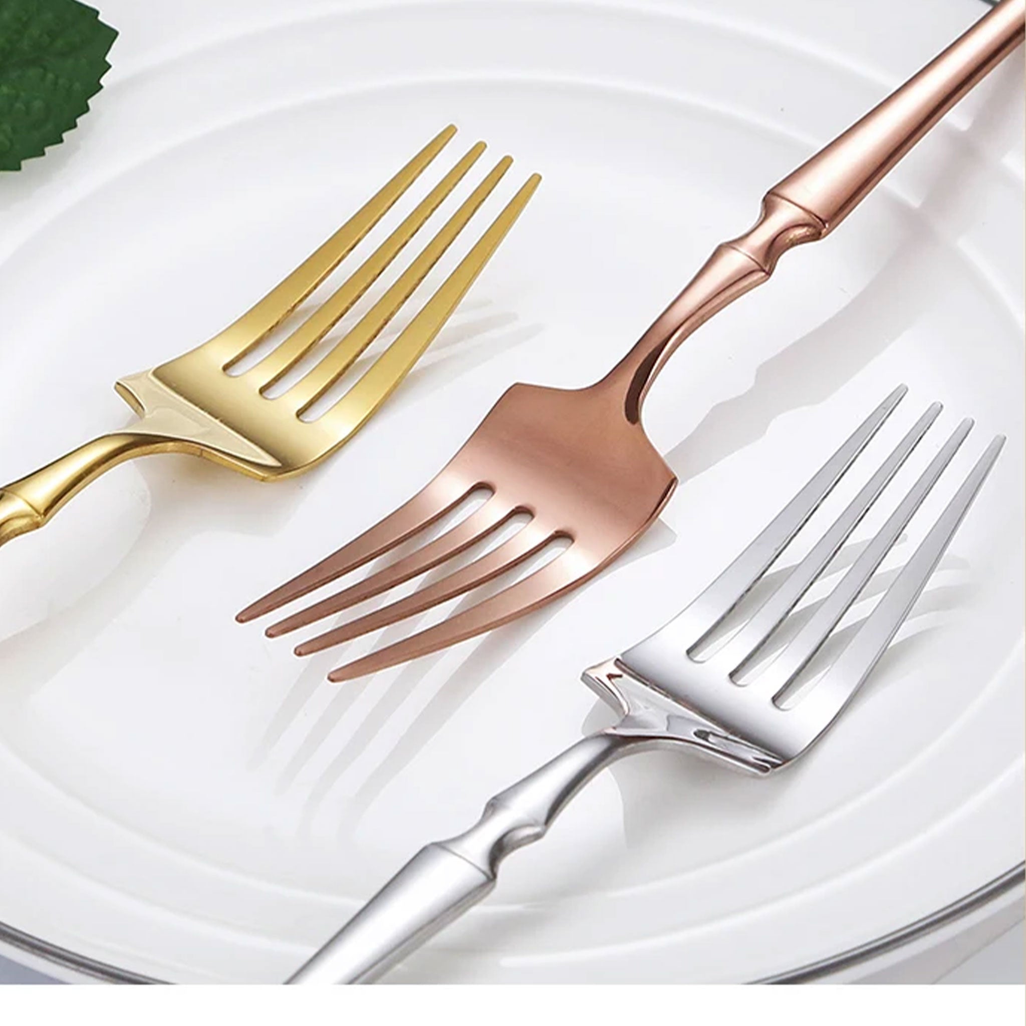 30-Piece Glossy Gold Stainless Steel Dinnerware Set – Knives, Forks & Spoons