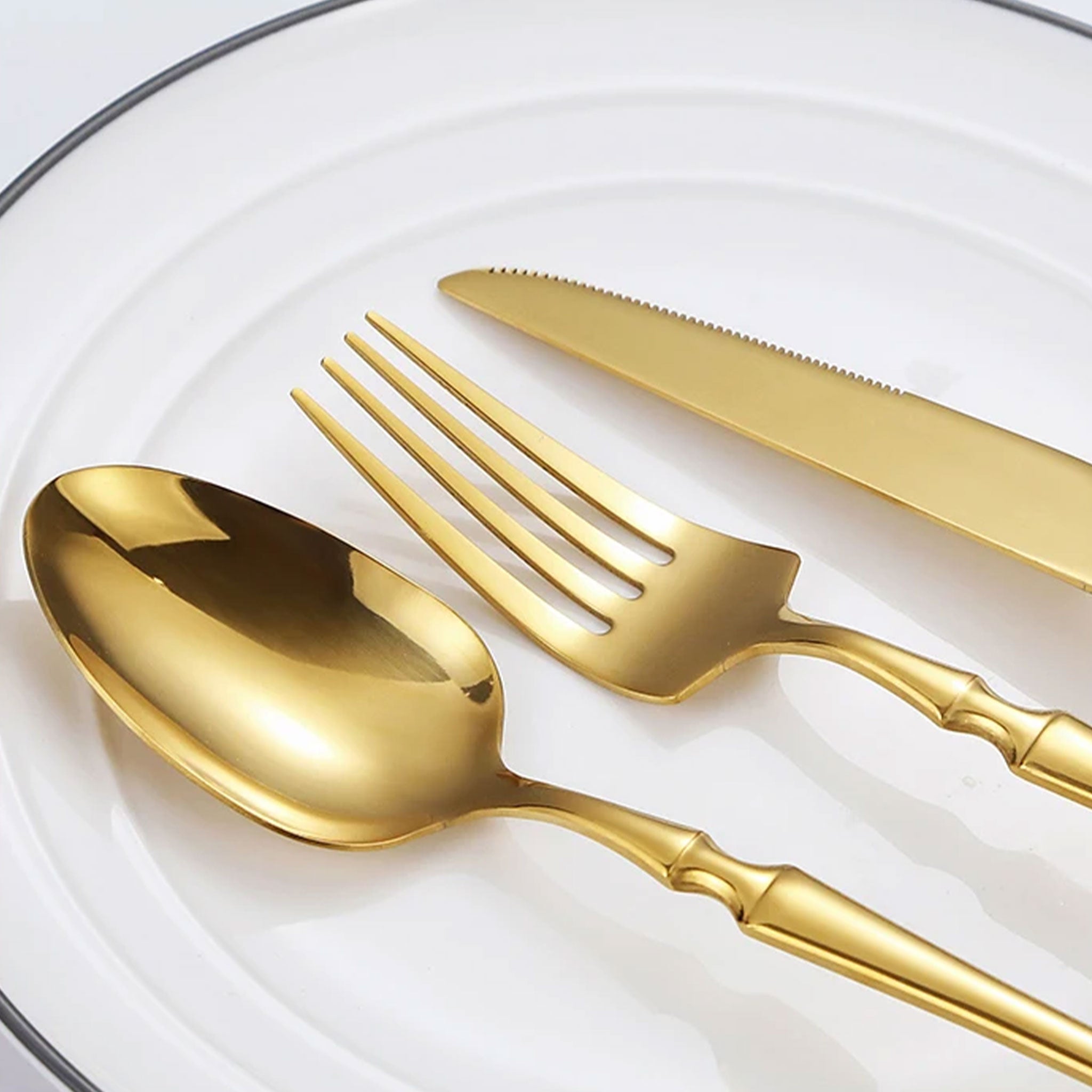30-Piece Glossy Gold Stainless Steel Dinnerware Set – Knives, Forks & Spoons