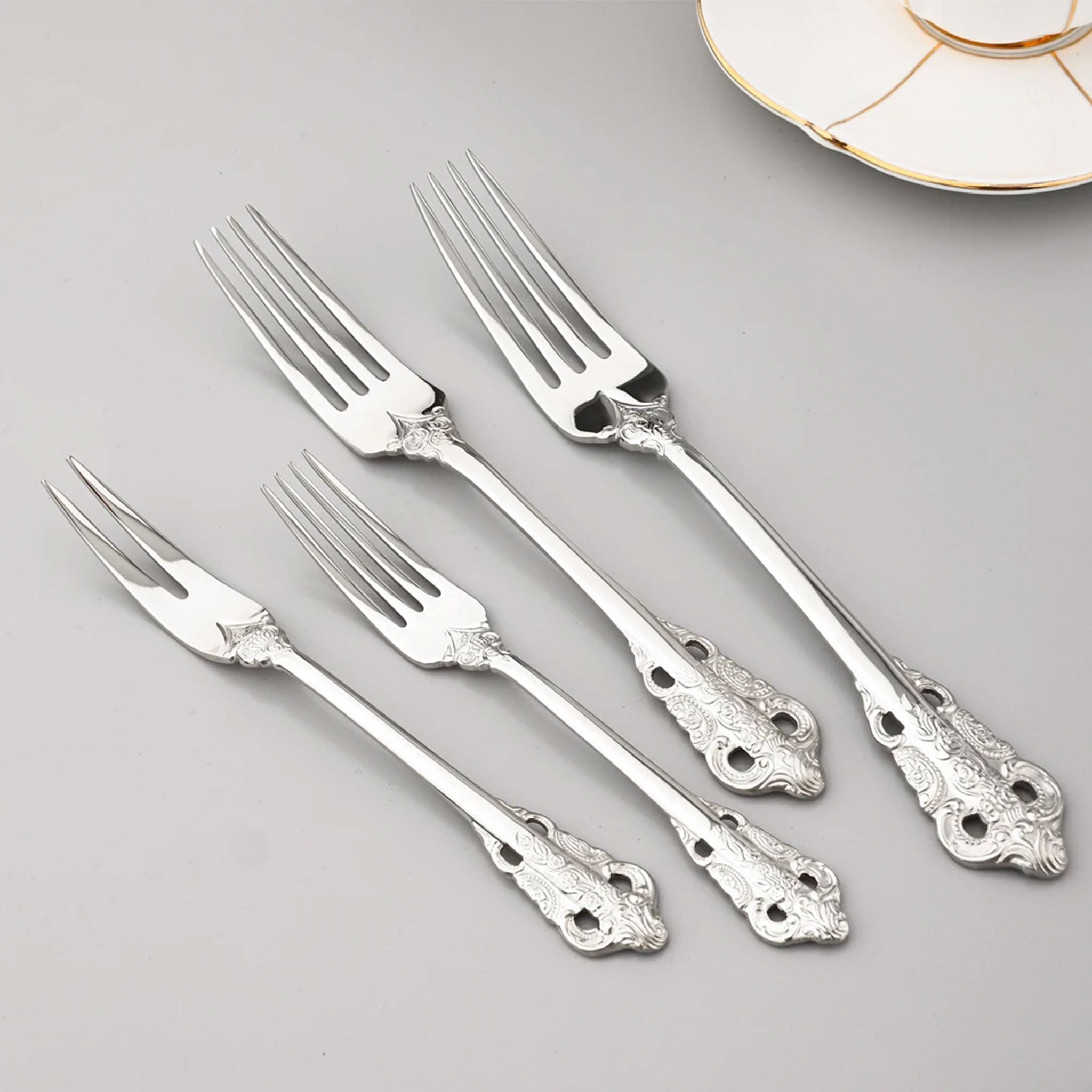 AJOYOUS Stainless Steel Vintage Silver Plated Cutlery Set – Knife, Fork & Spoon