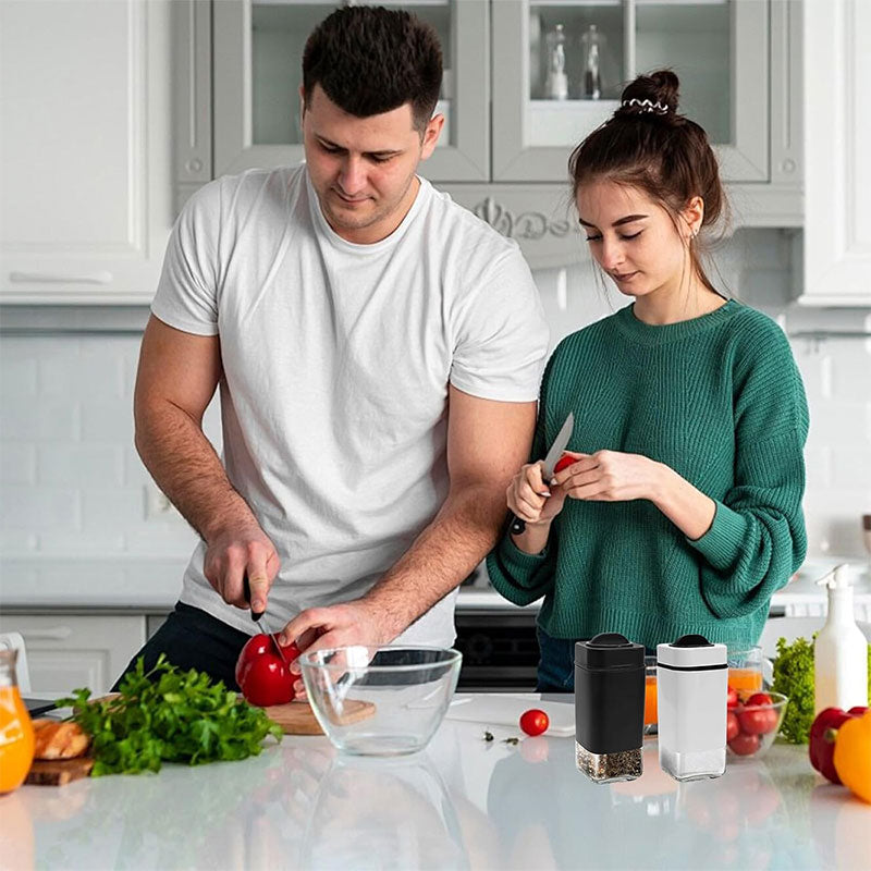 Black & White Seasoning Bottle Set