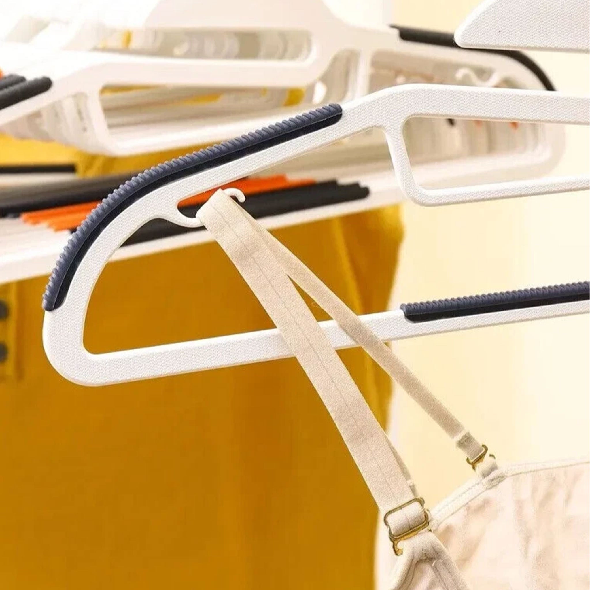 Durable Non-Slip Clothes Hangers with Rotatable Hooks