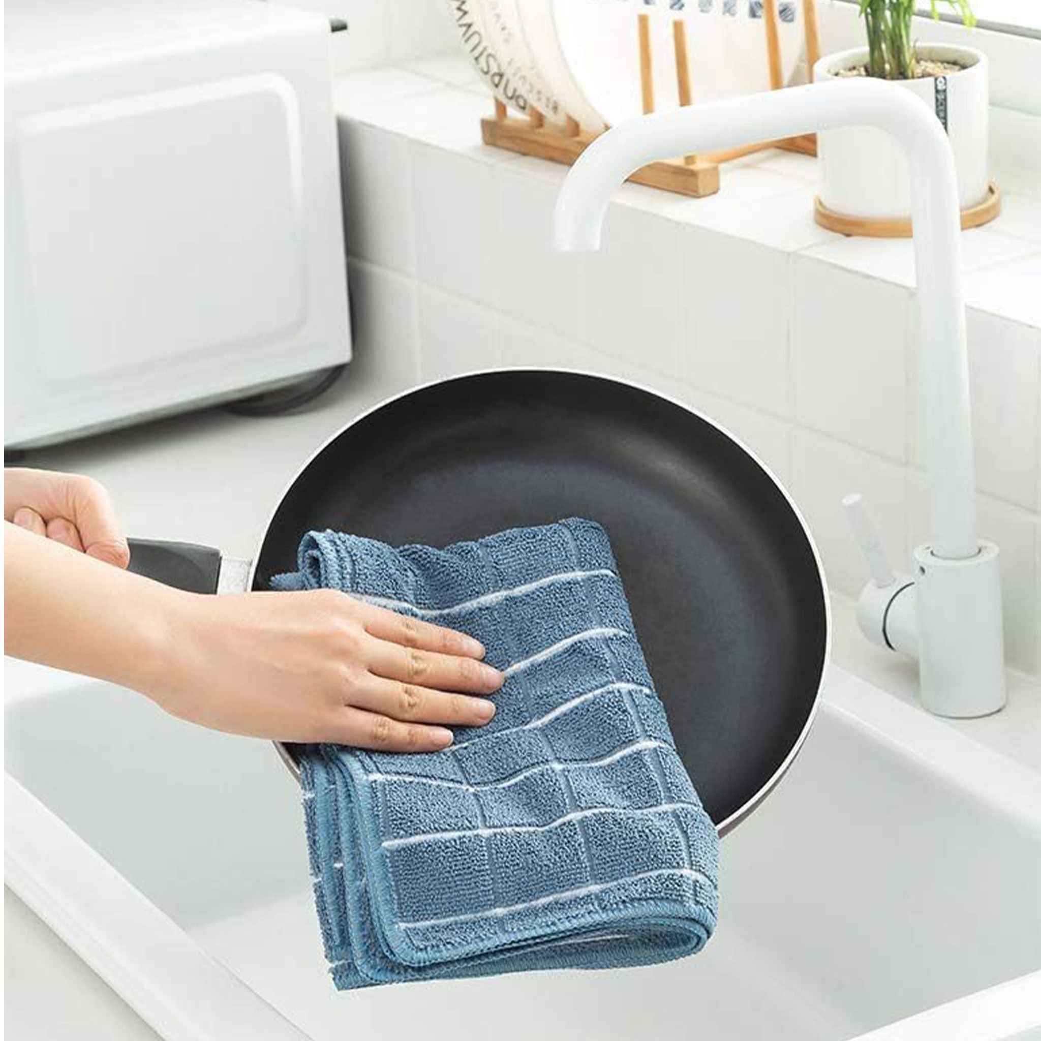Magic Microfiber Dishwashing Cloth – Super Absorbent & Non-Oily