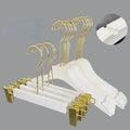 New Material Imitation Wood Grain Plastic Clothes Rack Shops Selling Wedding Dress Anti Slip Display Hangers Wardrobe Storage wiktra