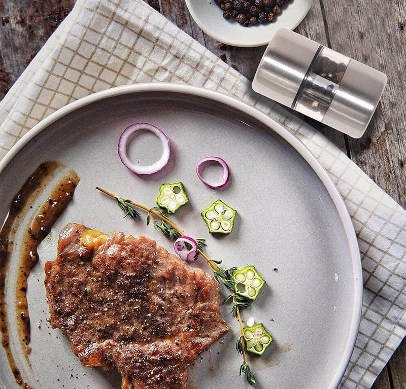 Portable Mini Manual Pepper Grinder