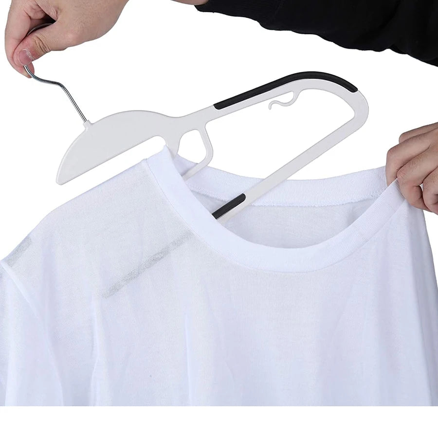 10/20/30pcs plastic coat hanger, non-slip super thin space-saving suit hanger pants hanger, sturdy and durable, with 360° hooks