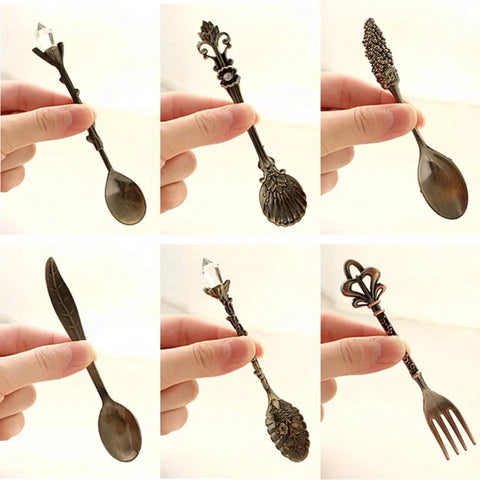 6pcs Vintage Spoons Fork Mini Royal Style Metal Gold Carved Coffee Snacks Fruit Prikkers Dessert Fork Kitchen Tool Teaspoon 1set