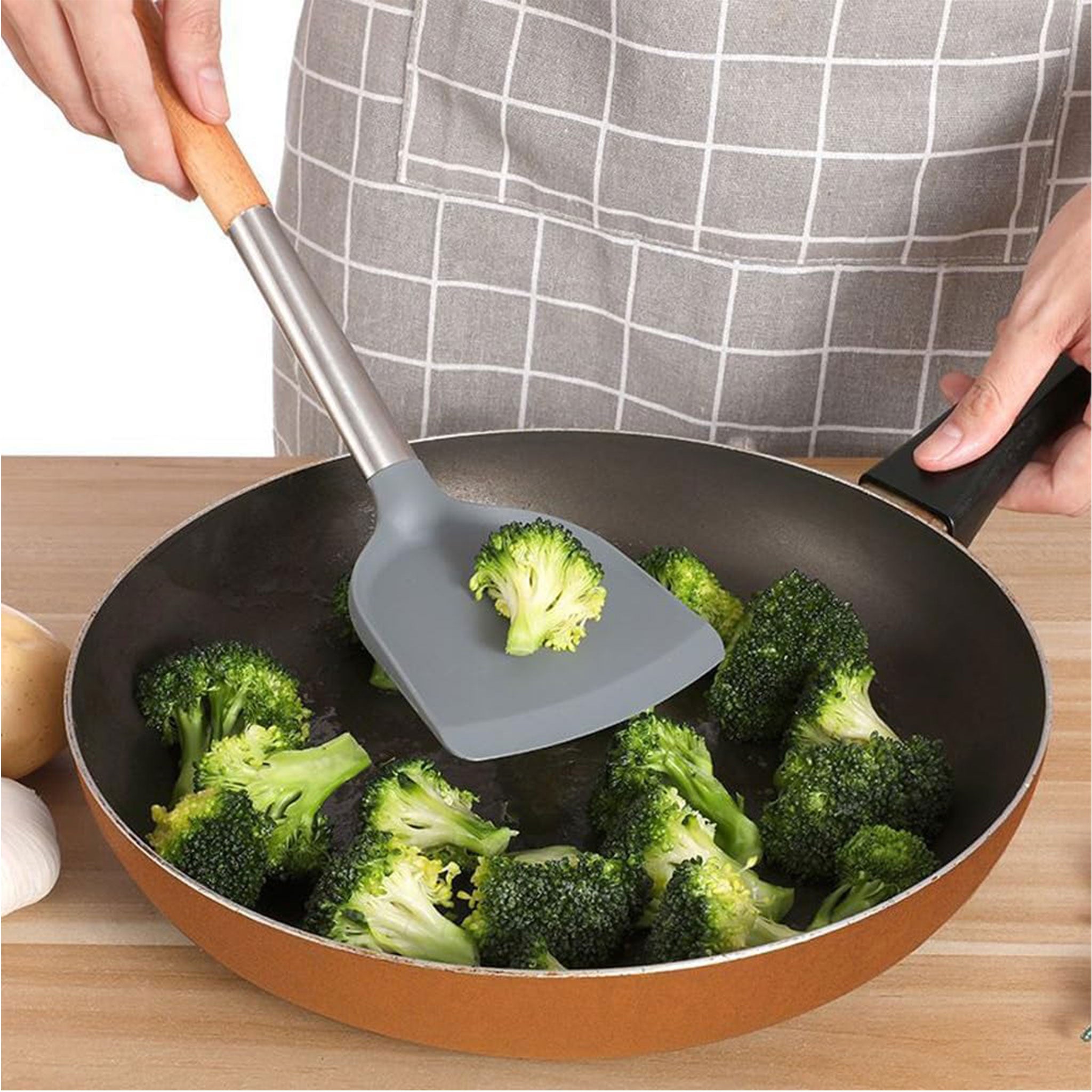 Silicone Non-Stick Frying Spatula with Wooden Handle – Food-Grade Duck Tongue Scraper