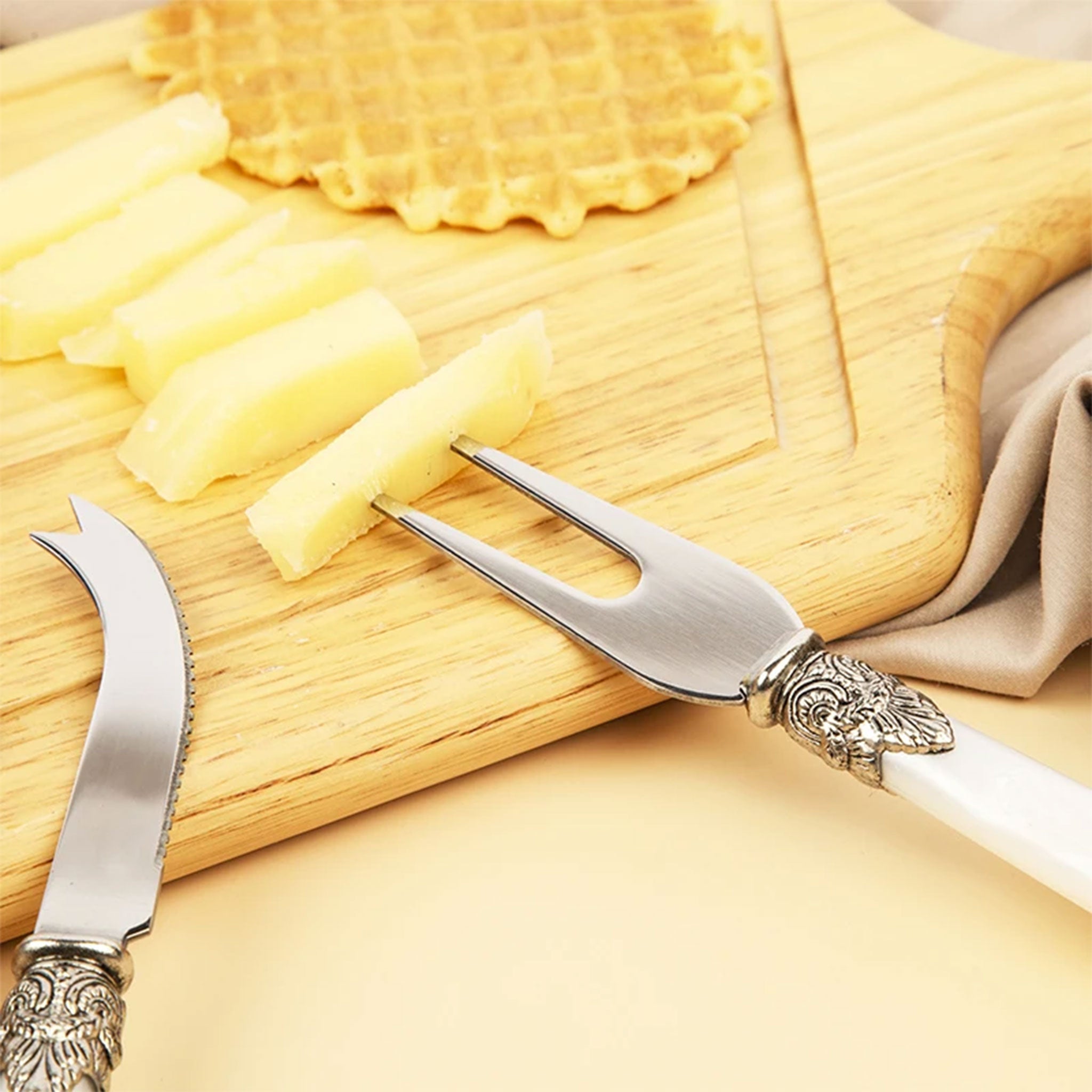 Stainless Steel Pearl Handle Cheese & Butter Knife Set