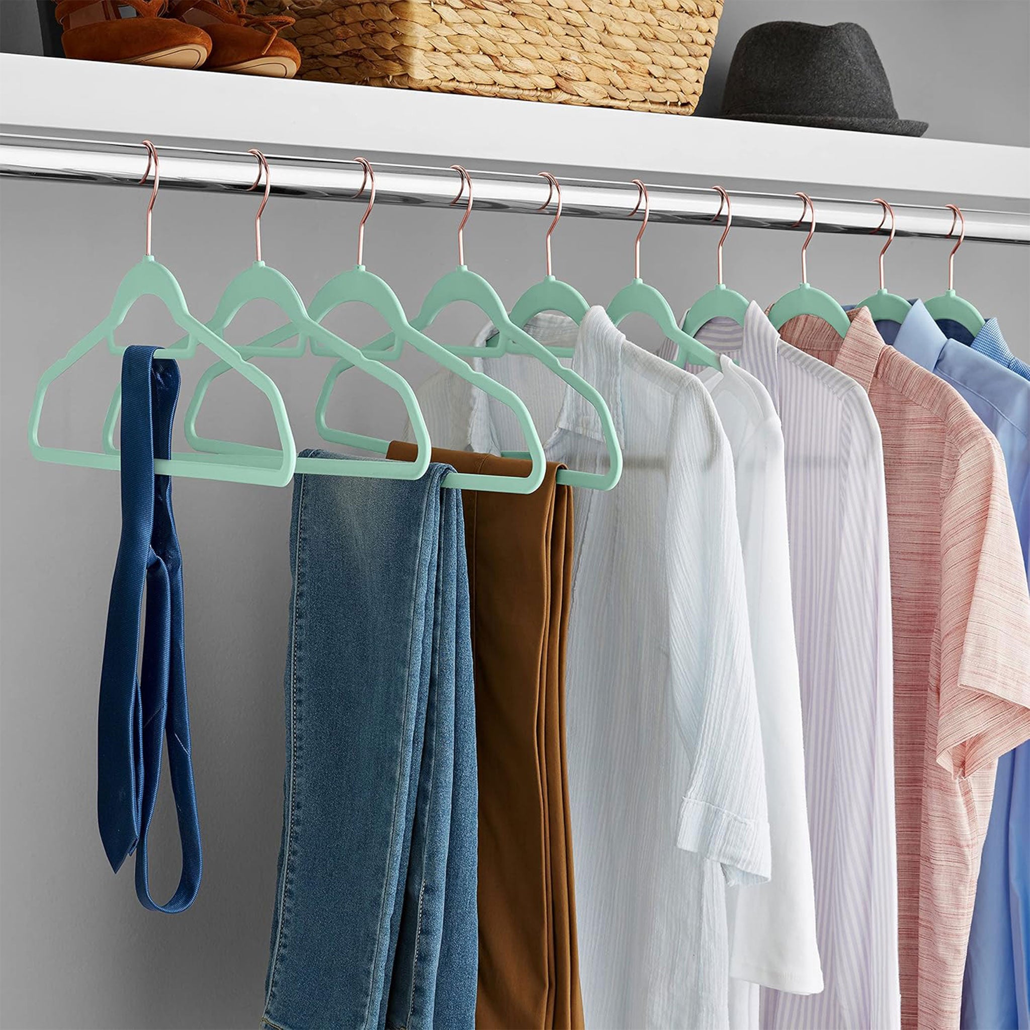 "Velvet Non-Slip Clothes Hanger Set – 20 Pack Space-Saving Organizers"