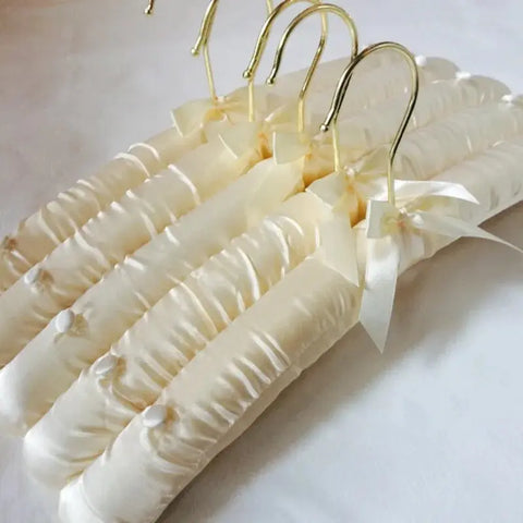 White Beige Sponge Padded Hanger With Hook Silk Satin Fabric Clothes Hangers Clothes Pin Sew Buttons Anti-Slip Wedding Dress wiktra